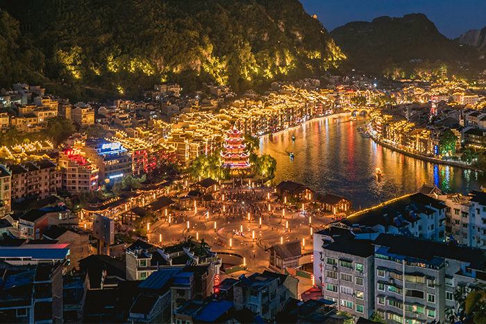 夜游門票賣爆的真相：景區(qū)亮化工程如何打造沉浸式文化IP？
