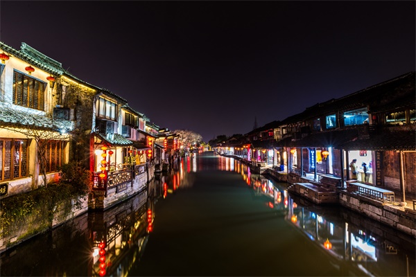 文旅特色小鎮(zhèn)燈光照明要如何科學(xué)規(guī)劃？