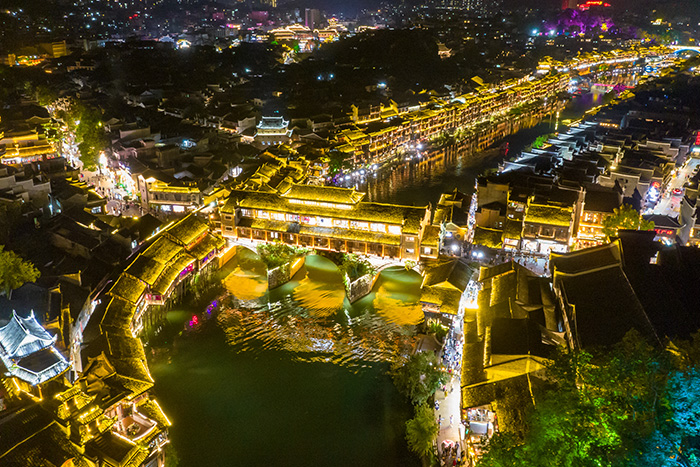 景區(qū)淡季不淡！文旅亮化工程如何創(chuàng)造夜間消費新場景