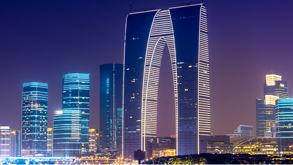 超高層建筑亮化這樣設(shè)計能有獨特的燈光效果